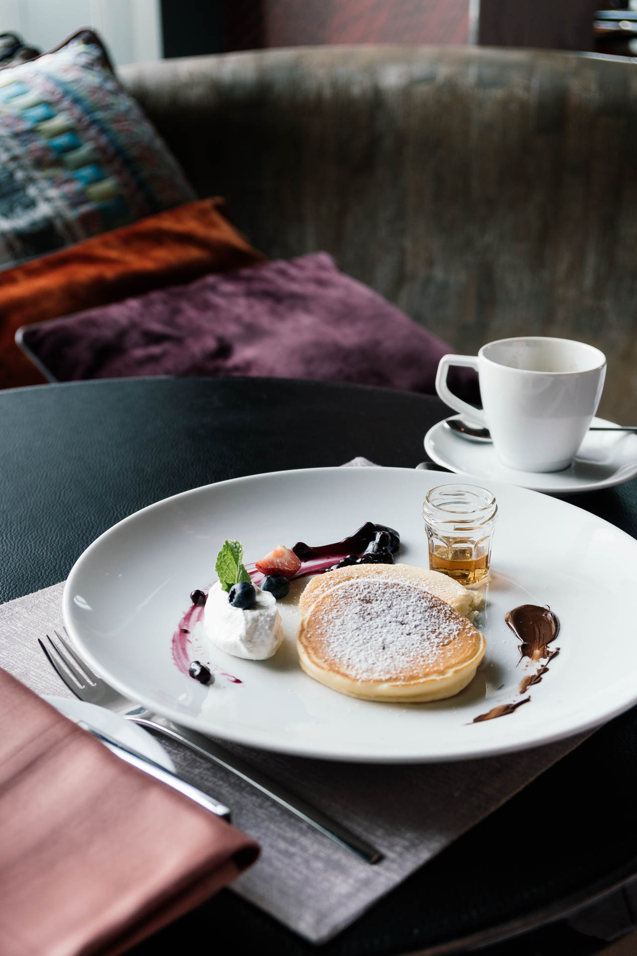 Breakfast and hotel club lounge detail